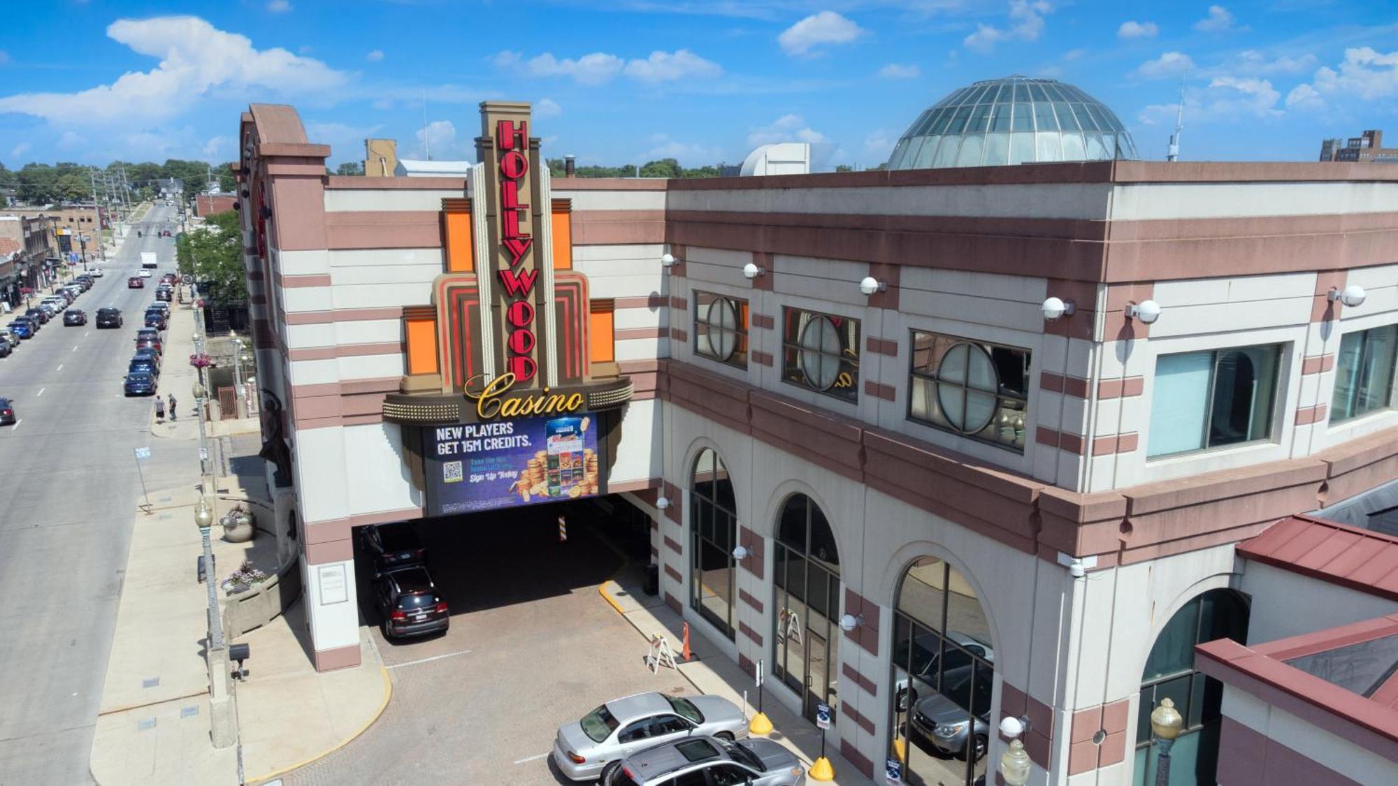 Hotel Hometowne By Red Roof And Conference Center Chicago - N Aurora Naperville North Aurora